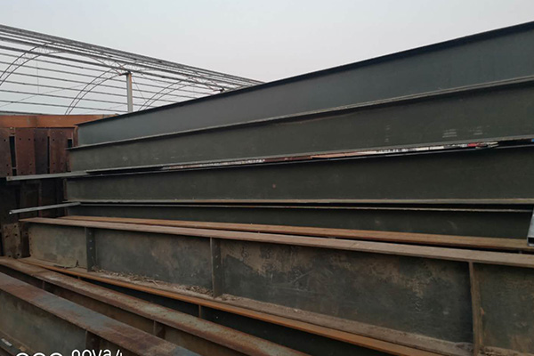 出售48*82*10行車房，柱子400*200，大梁600變400*200，行車梁400*260，檁條全鍍鋅200，開間6.3米