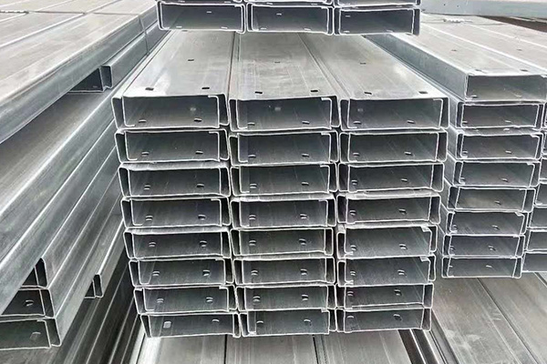 出售26*100*6庫房一個中柱，柱子300*150，大梁300變500*160，檁條200，開間7.5米 二、32*100*6庫房，柱子350*175，大梁300變500，檁條200，開間7.5米